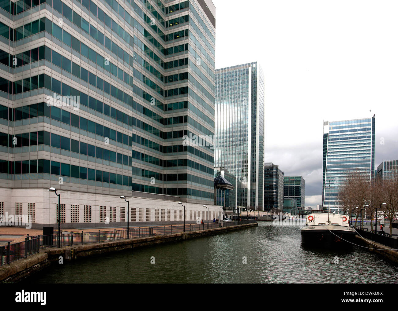 canary-wharf-london-uk-stock-photo-alamy