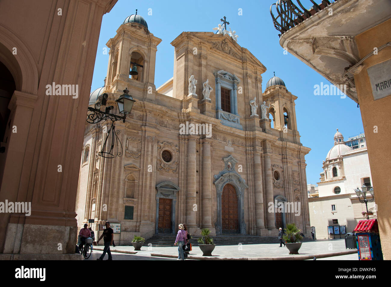 Cathedrale hi-res stock photography and images - Alamy