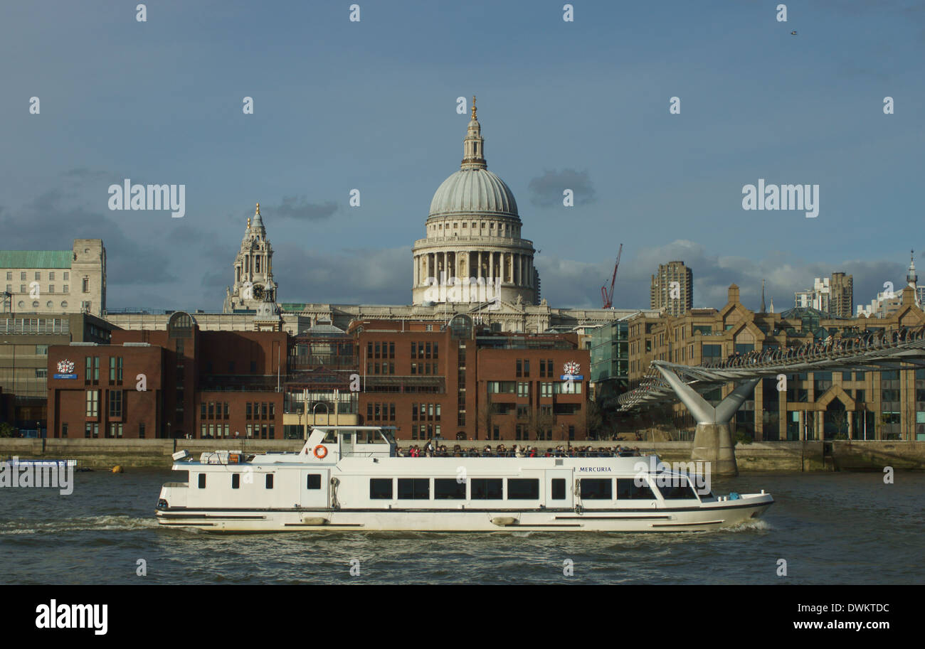 Thames Pleasure Boat High Resolution Stock Photography And Images Alamy