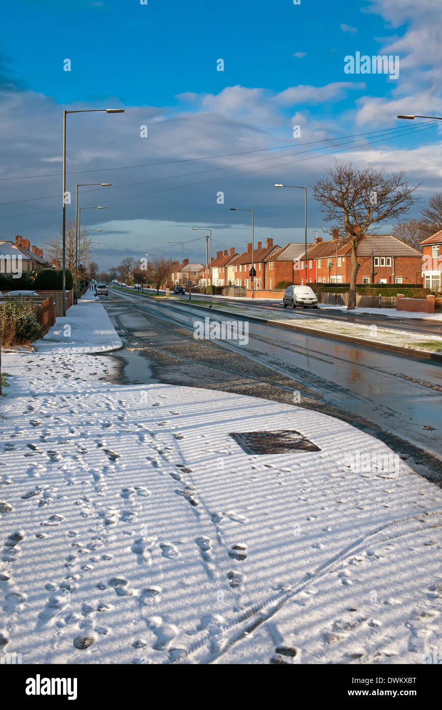 Snow on Central Avenue, Billingham, Teesside Stock Photo Alamy