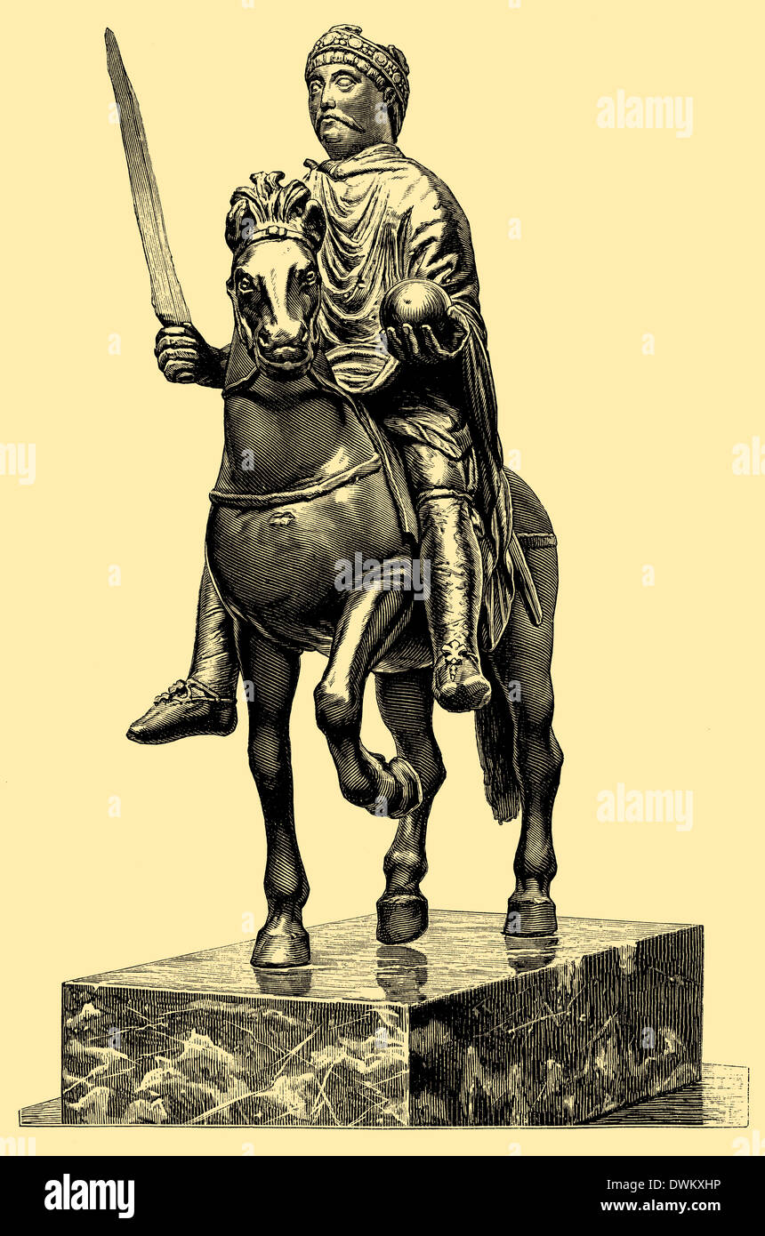 Karl der Große. Bronzestatuette, einst im Domschatz zu Metz, jetzt im Museum Carnavalet zu Paris Stock Photo