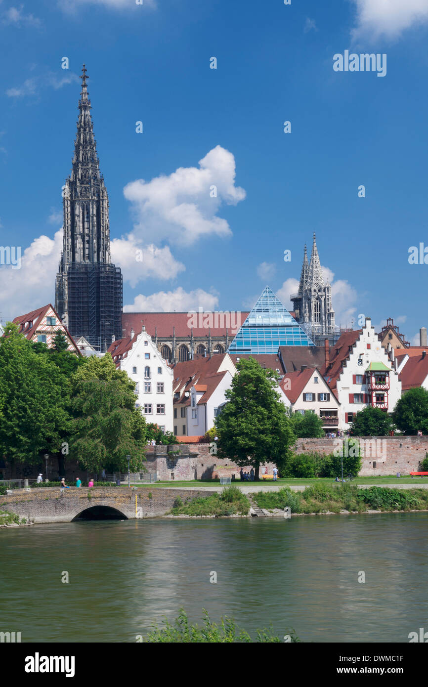 View over River Danube to the old town of Ulm with Minster (Muenster), Baden Wurttemberg, Germany, Europe Stock Photo