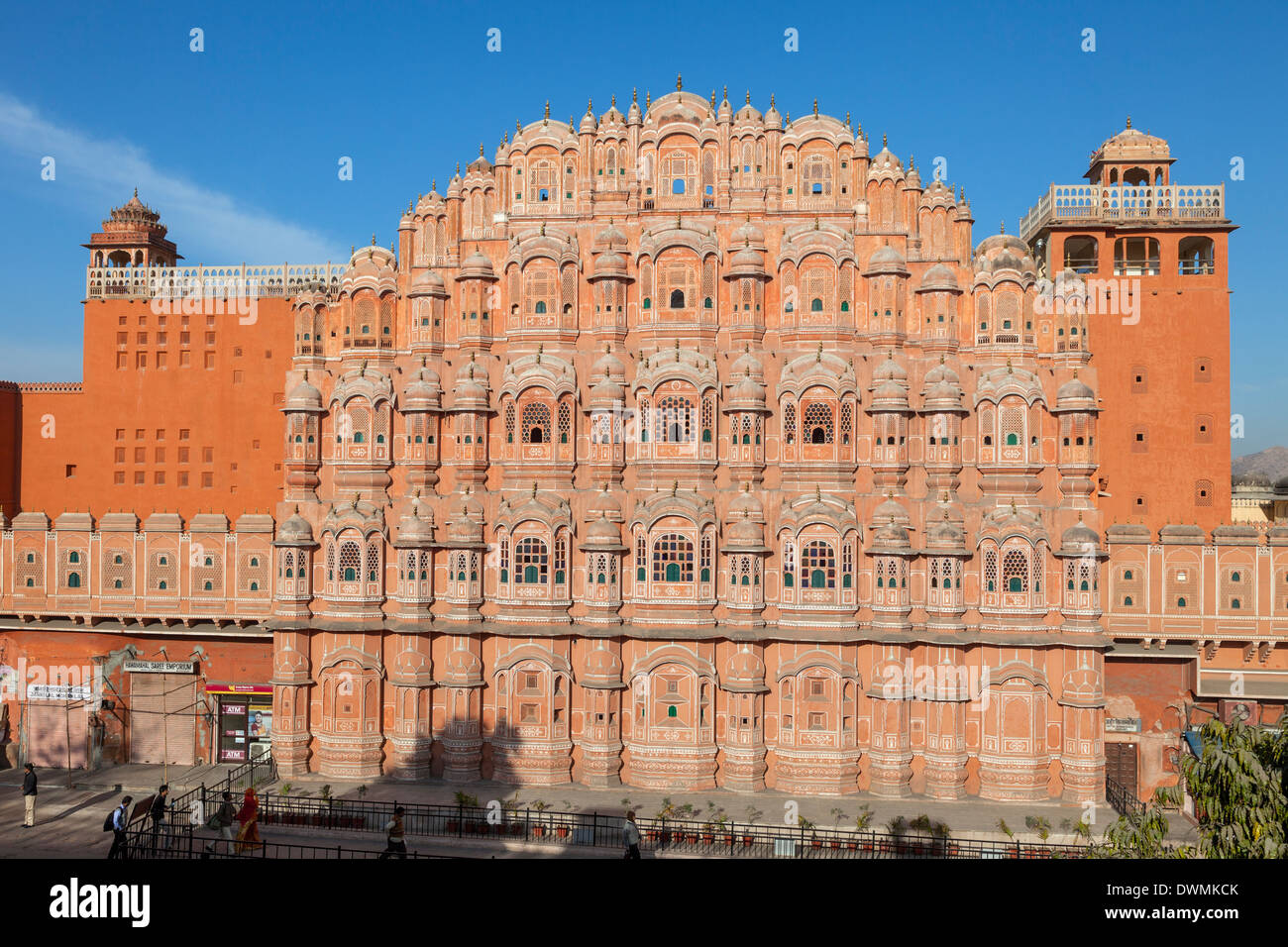 Хава-махал джайпур. Замок ветров индия. Джайпур улицы. Индия. В каком городе находится дворец ветров.