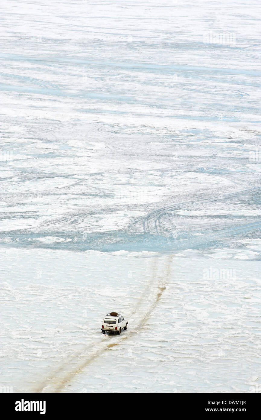 Driving on the lake, Maloe More (Little Sea), Olkhon island, Lake Baikal, UNESCO Site, Irkutsk Oblast, Siberia, Russia Stock Photo