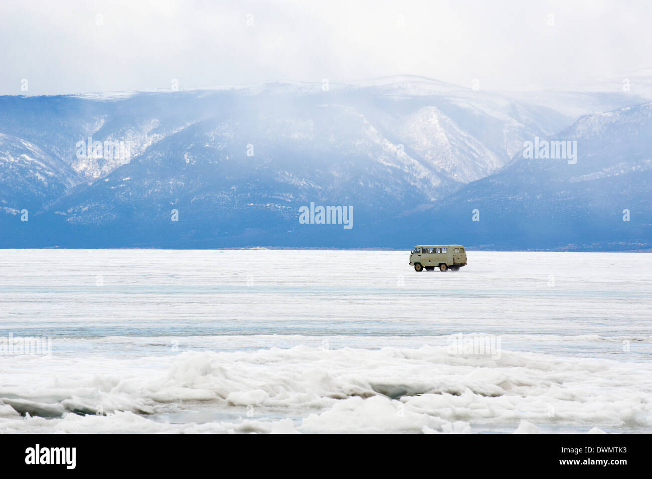 Driving on the lake, Maloe More (Little Sea), Olkhon island, Lake Baikal, UNESCO Site, Irkutsk Oblast, Siberia, Russia Stock Photo