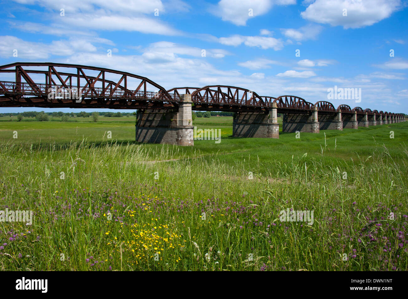 Old rail bridges hi-res stock photography and images - Alamy