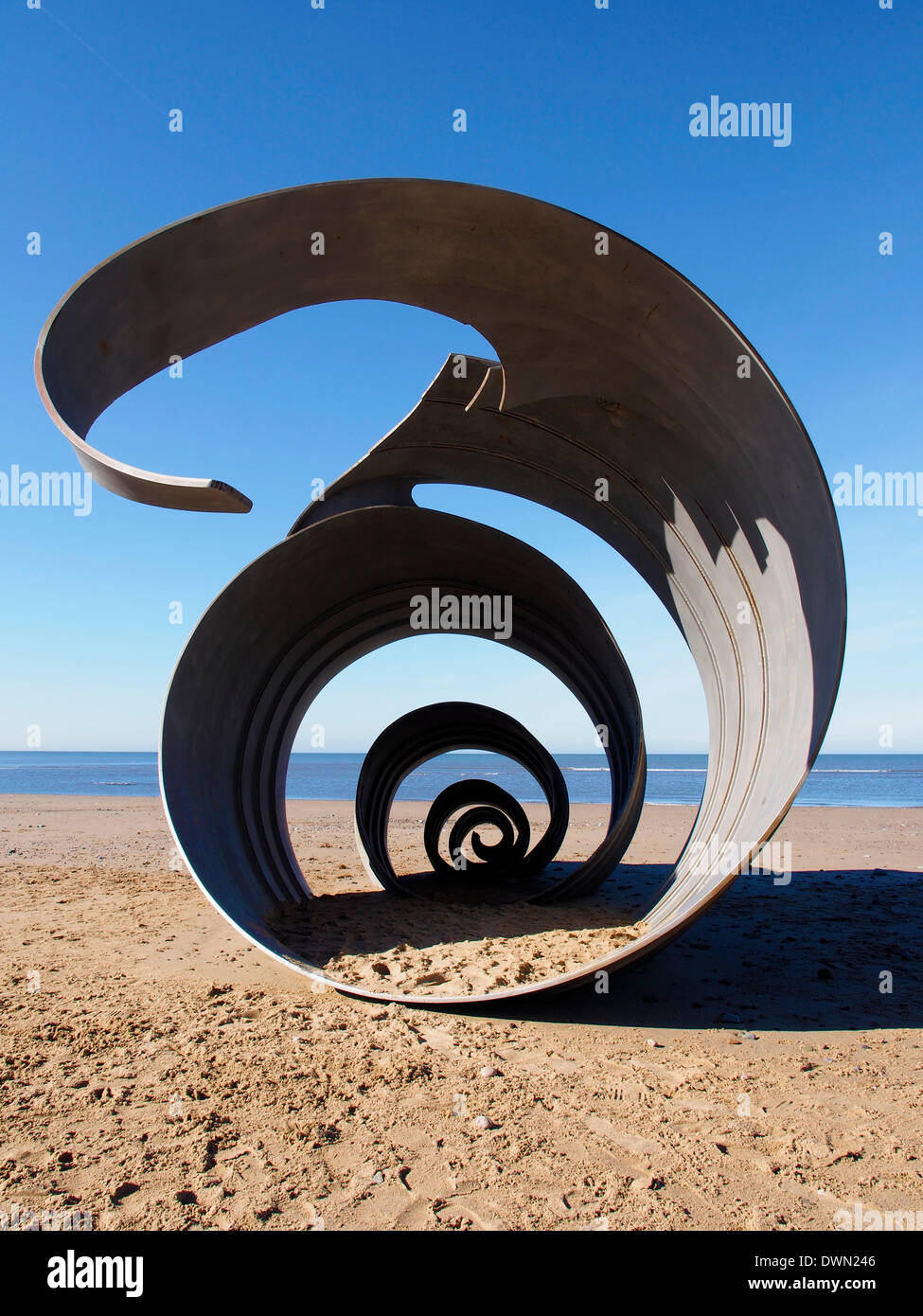 Cleveleys sculpture beach hires stock photography and images Alamy