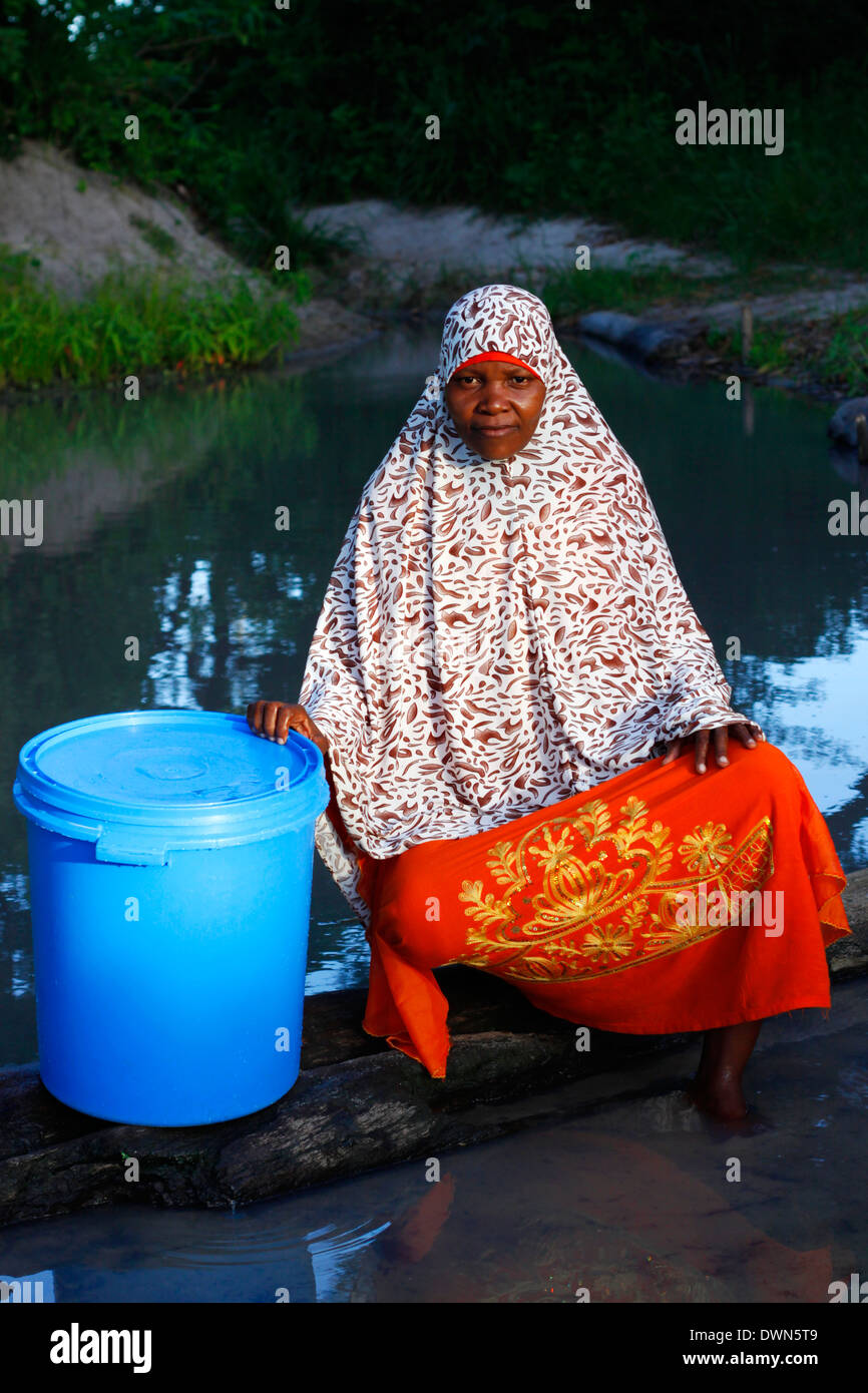 Bucket Of Water Head Stock Photos & Bucket Of Water Head Stock Images