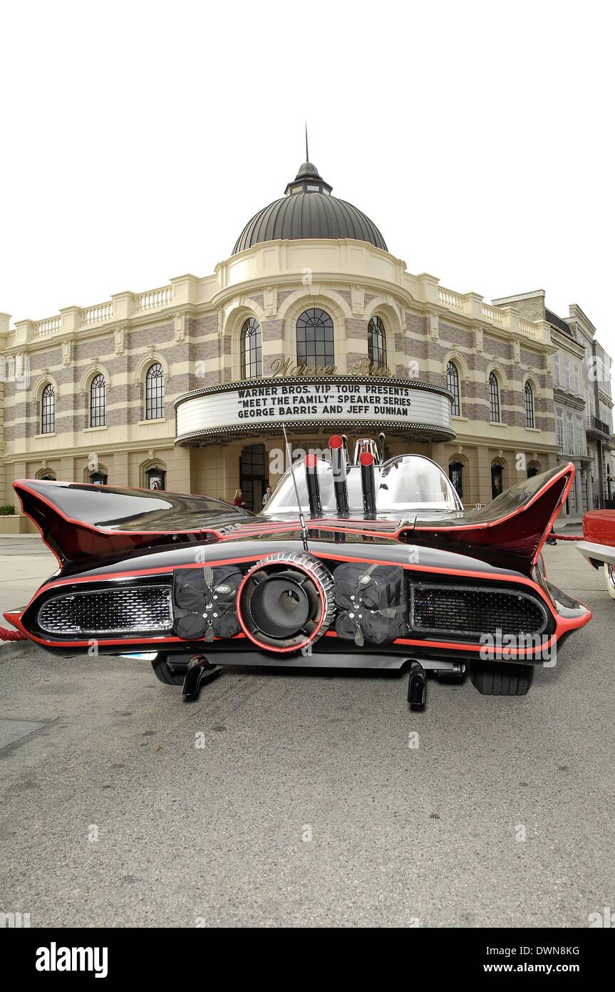 Burbank california warner bros hires stock photography and images Alamy