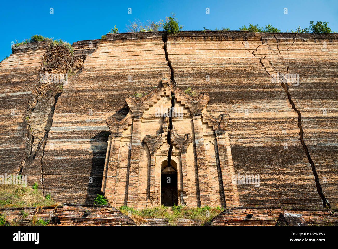 Earthquake cracks, ruins of the unfinished Mingun Pagoda or Pahtodawgyi Pagoda or Pahtodawgyi Paya, Mingun, Sagaing Region Stock Photo