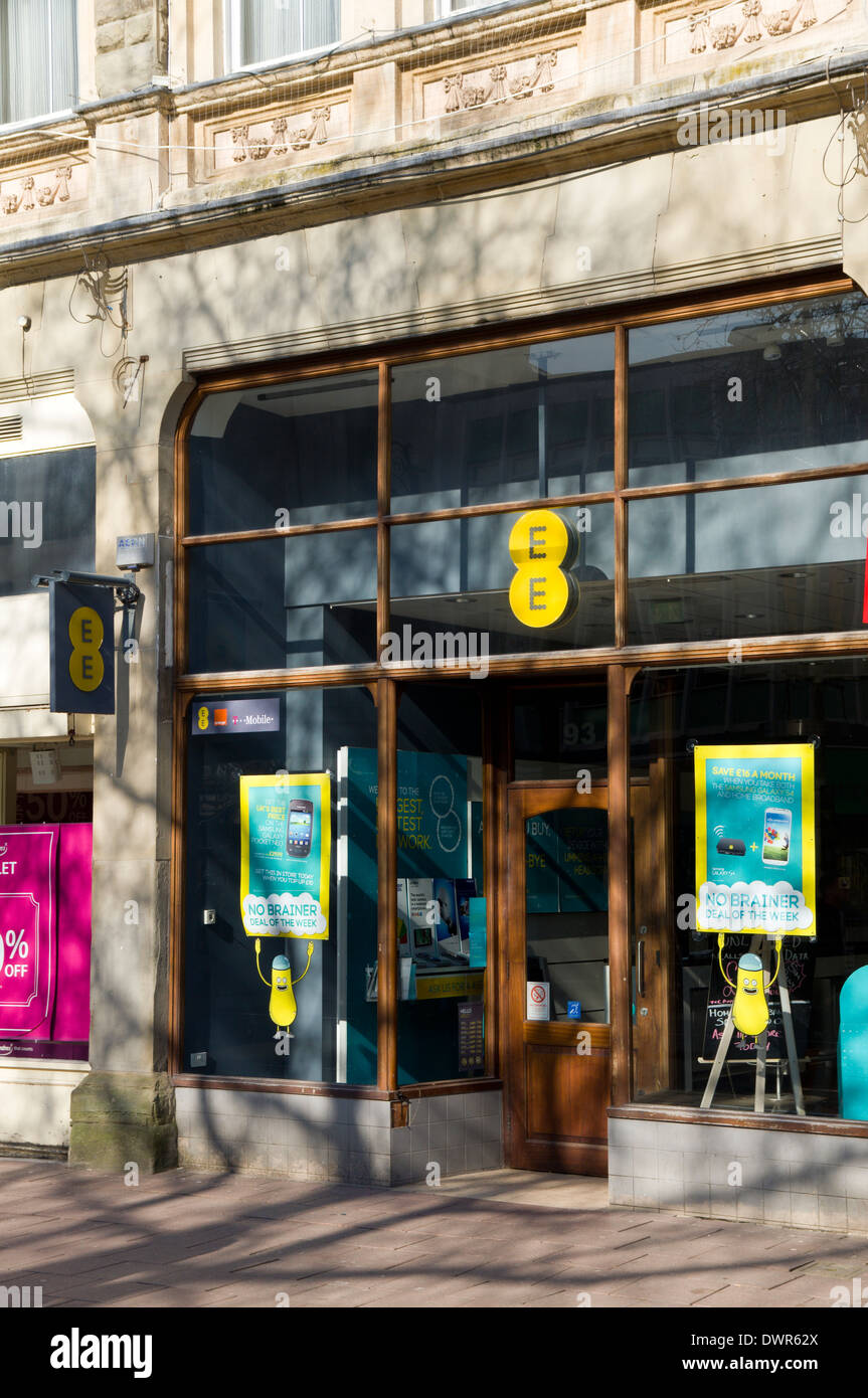 EE shop, Queen Street, Cardiff, Wales. Stock Photo