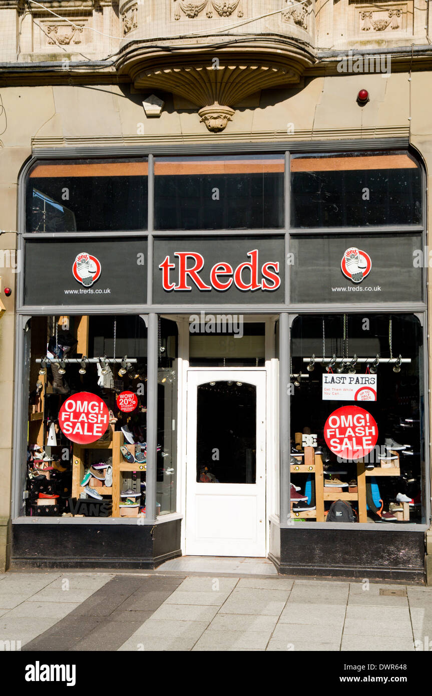 tReds shoe shop, Queen Street, Cardiff, Wales. Stock Photo