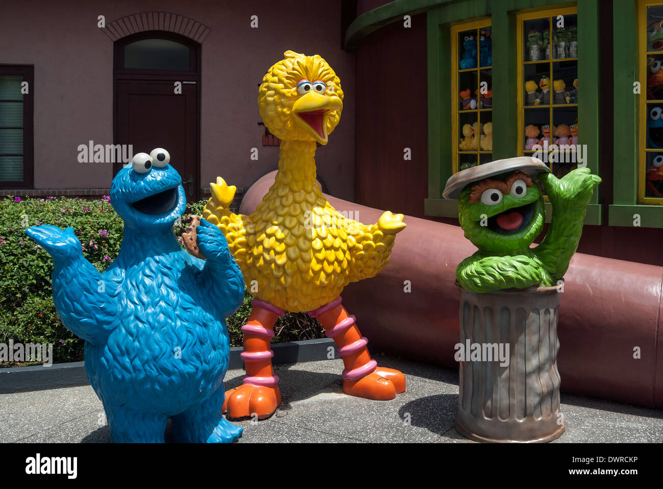 Sesame street characters hi-res stock photography and images - Alamy