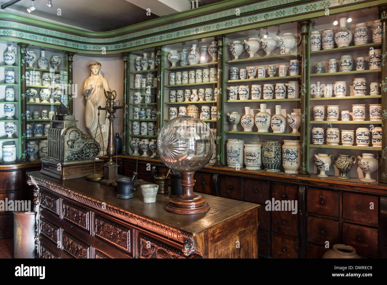 Apothecary display hi-res stock photography and images - Alamy