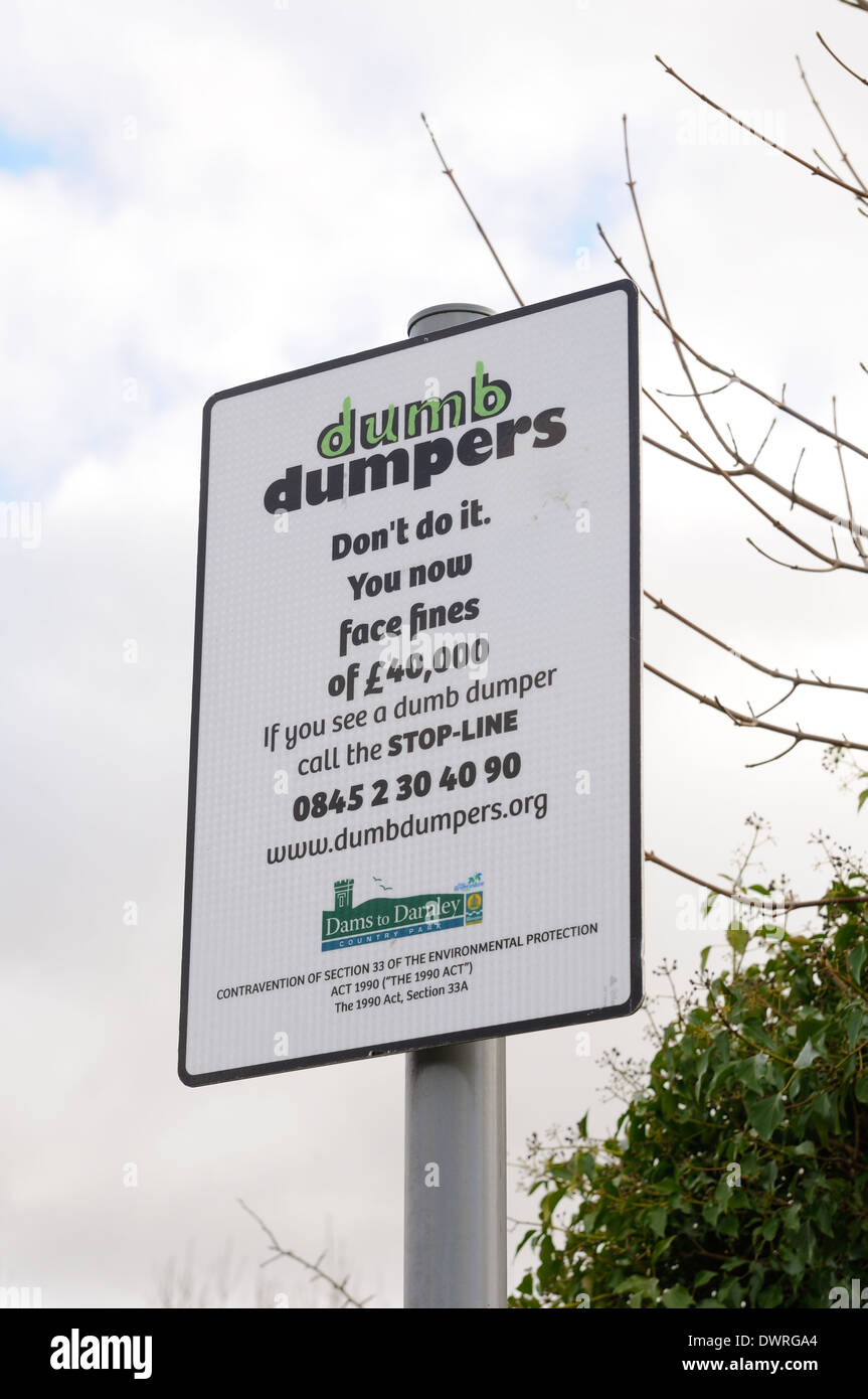 Sign warning of fines for illegal rubbish dumping Stock Photo