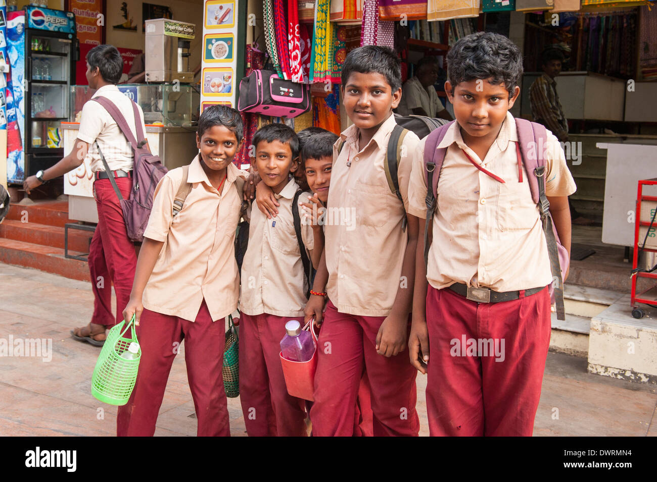 Temple schoolboys hi-res stock photography and images - Alamy