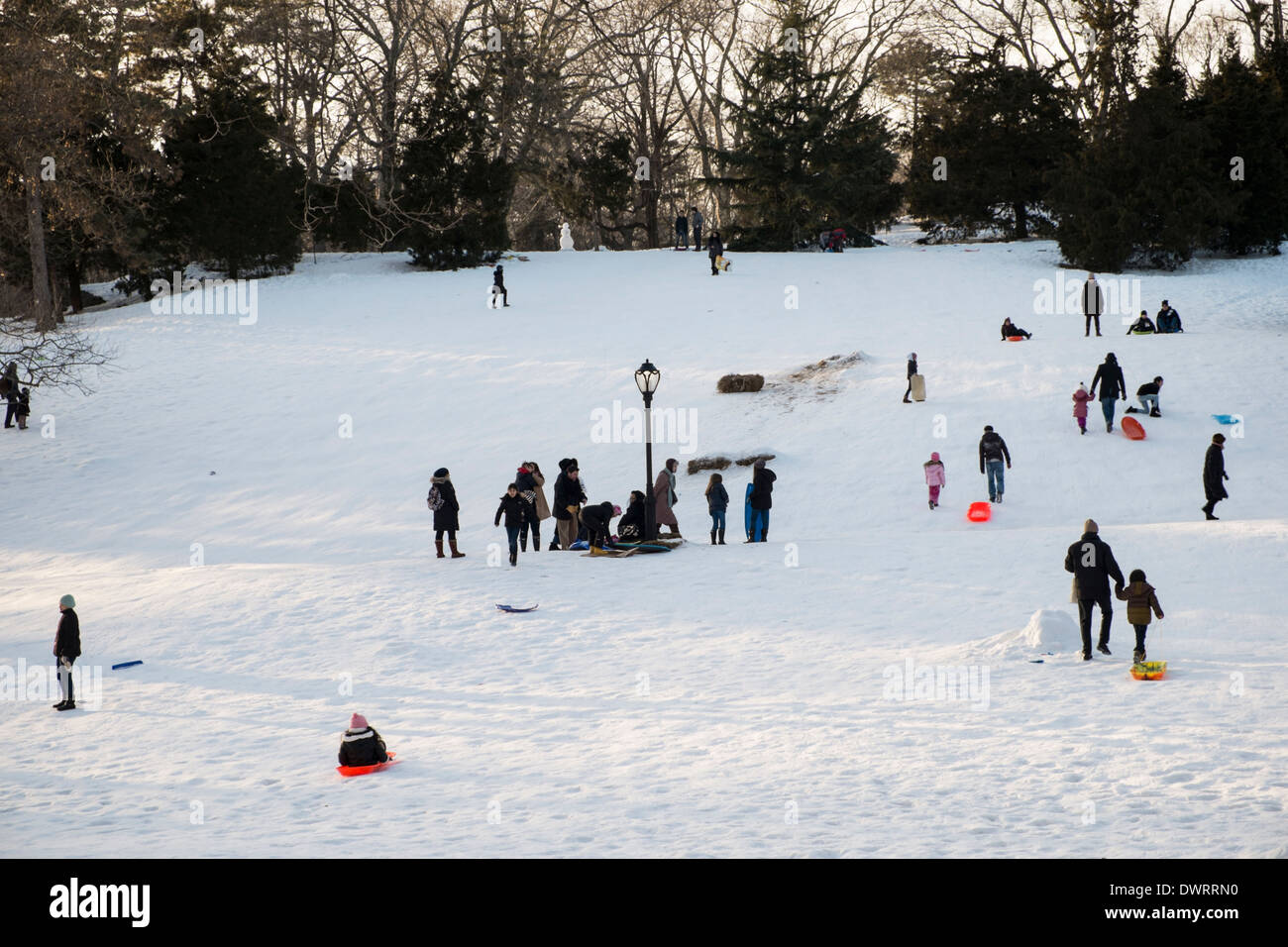 Children tobogganing hires stock photography and images Alamy