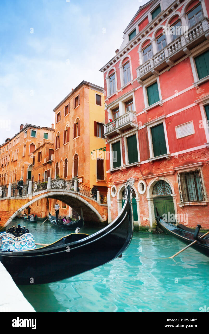 Gondola docks hi-res stock photography and images - Alamy