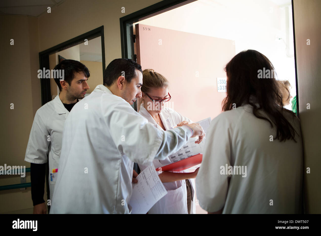 Healthcare professionals team hi-res stock photography and images - Alamy