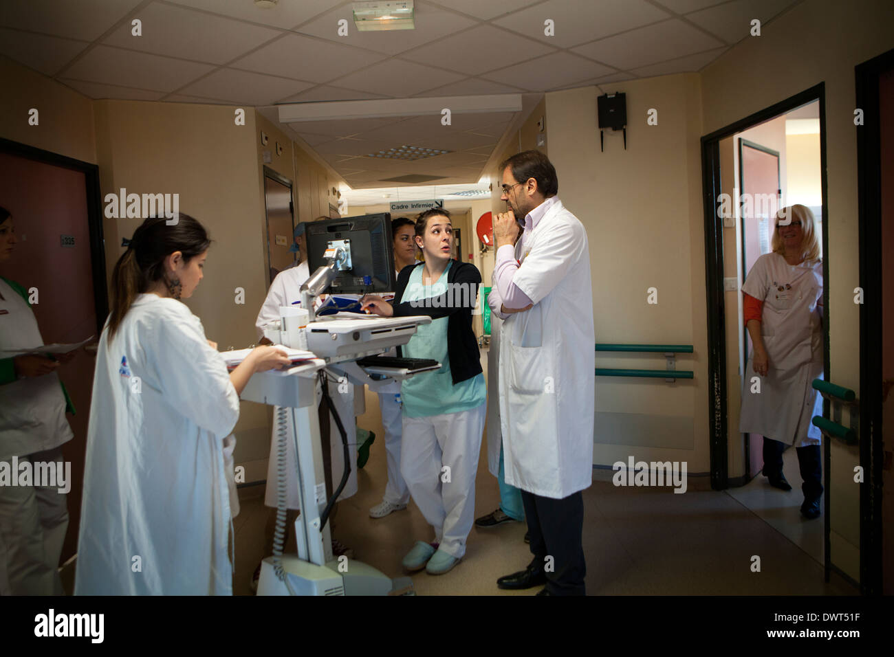 Hospital team hi-res stock photography and images - Alamy