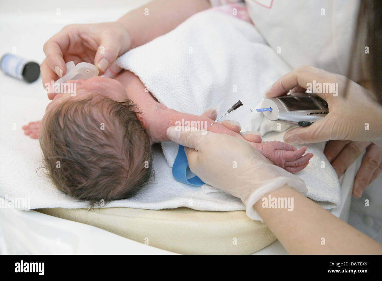 Medical examination newborn baby Stock Photo Alamy