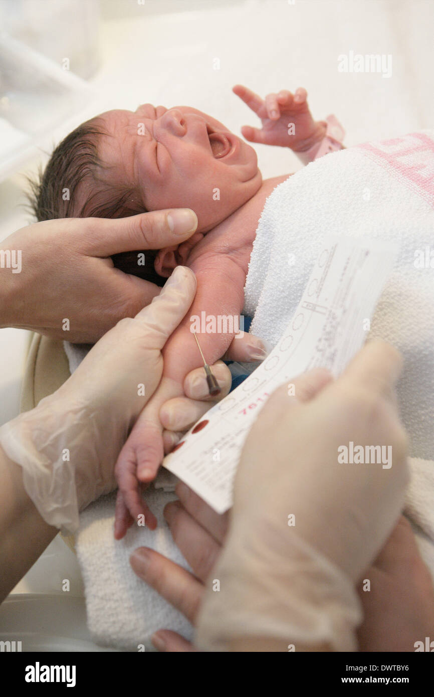 Medical examination newborn baby Stock Photo Alamy