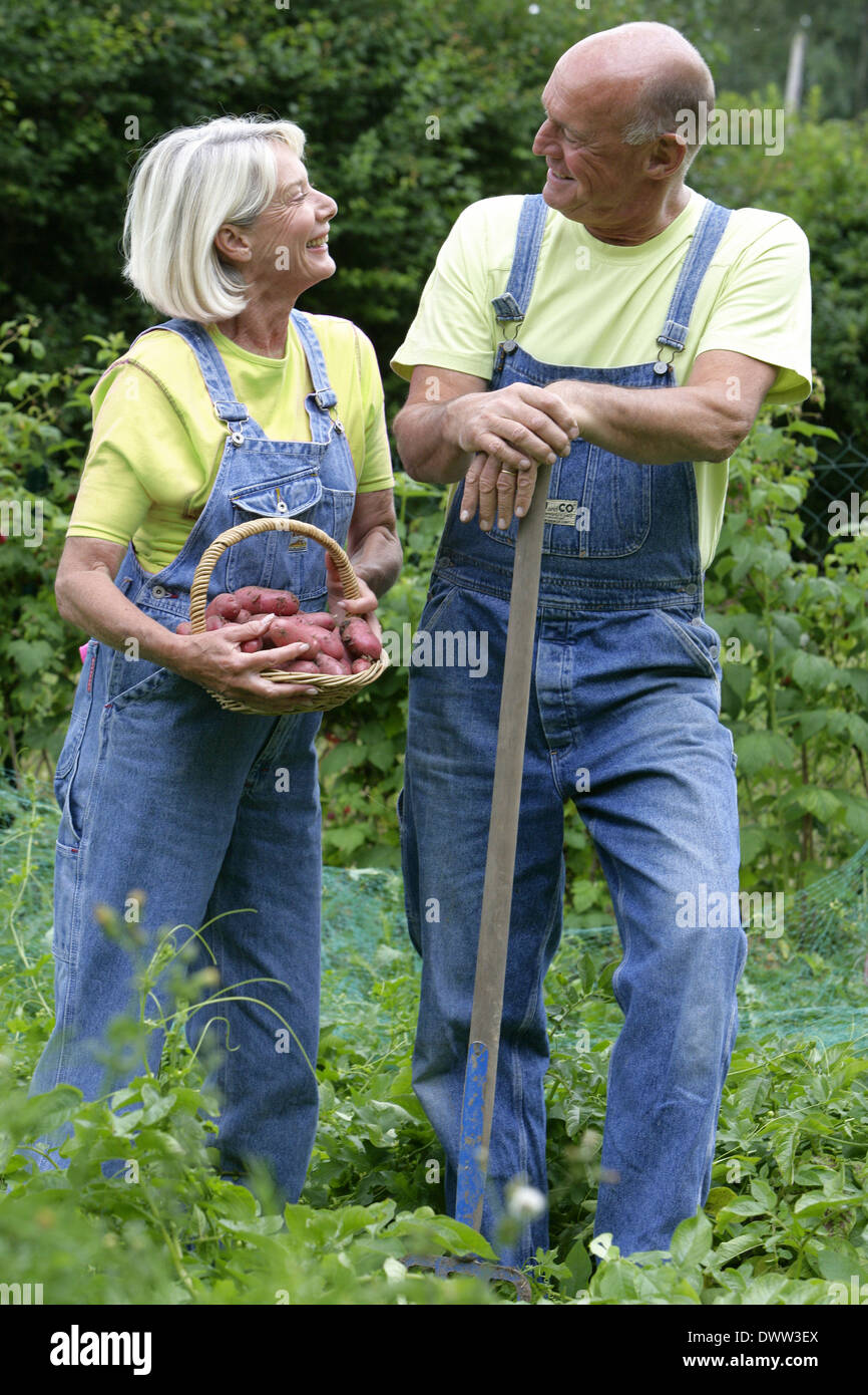 50 year old man gardening hi-res stock photography and images - Alamy