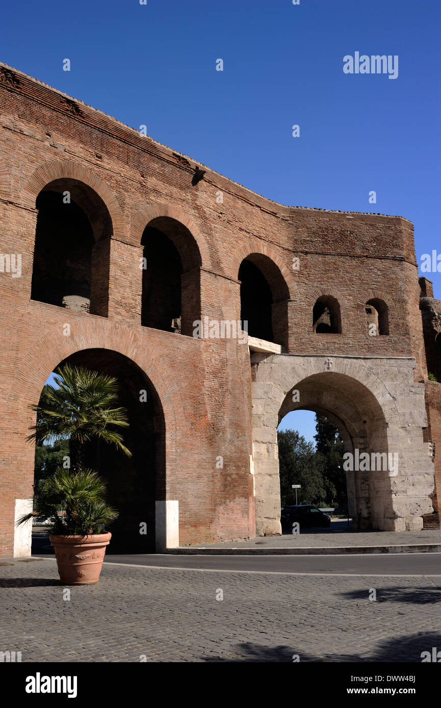 Porta pinciana roma hi-res stock photography and images - Alamy