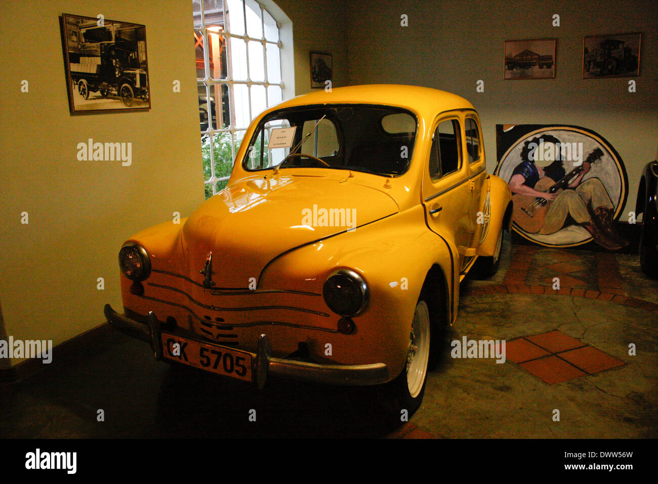 a-1952-renault-4-cylinder-as-seen-at-the-matjiesfontein-transport