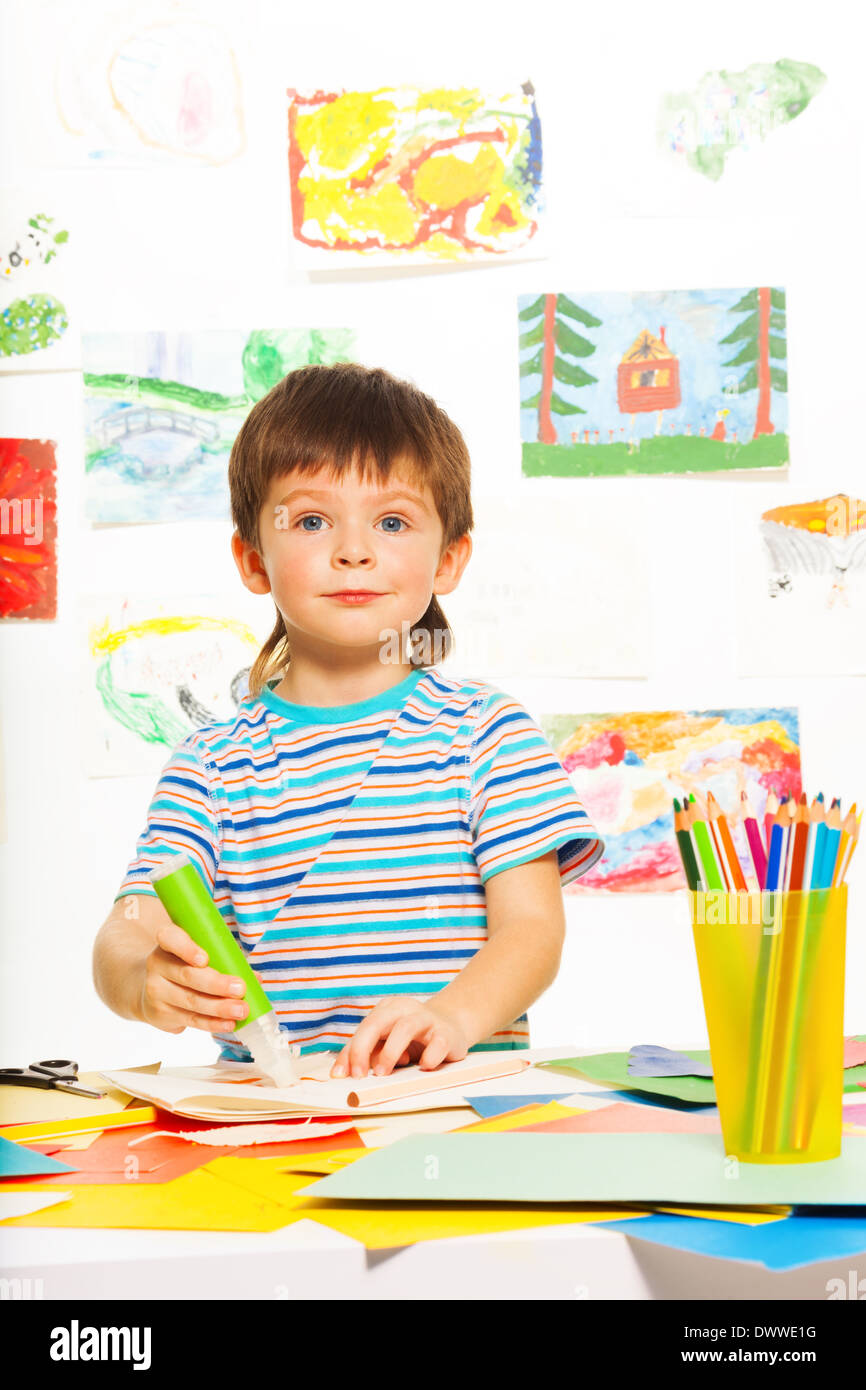 Boy 3 years old drawing hi-res stock photography and images - Alamy
