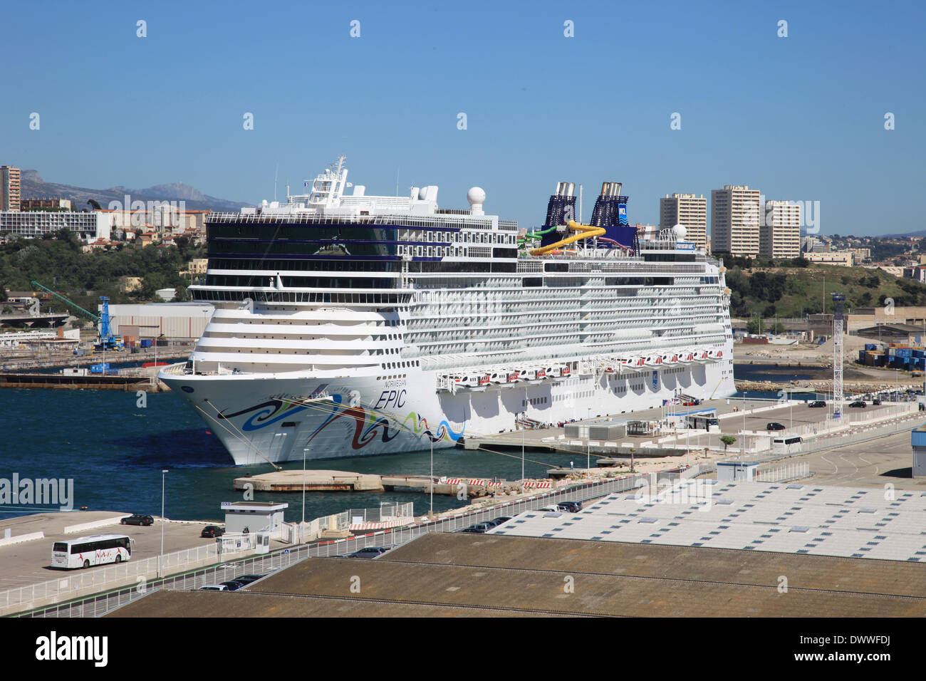 Cruise ship departing docks hi-res stock photography and images - Alamy