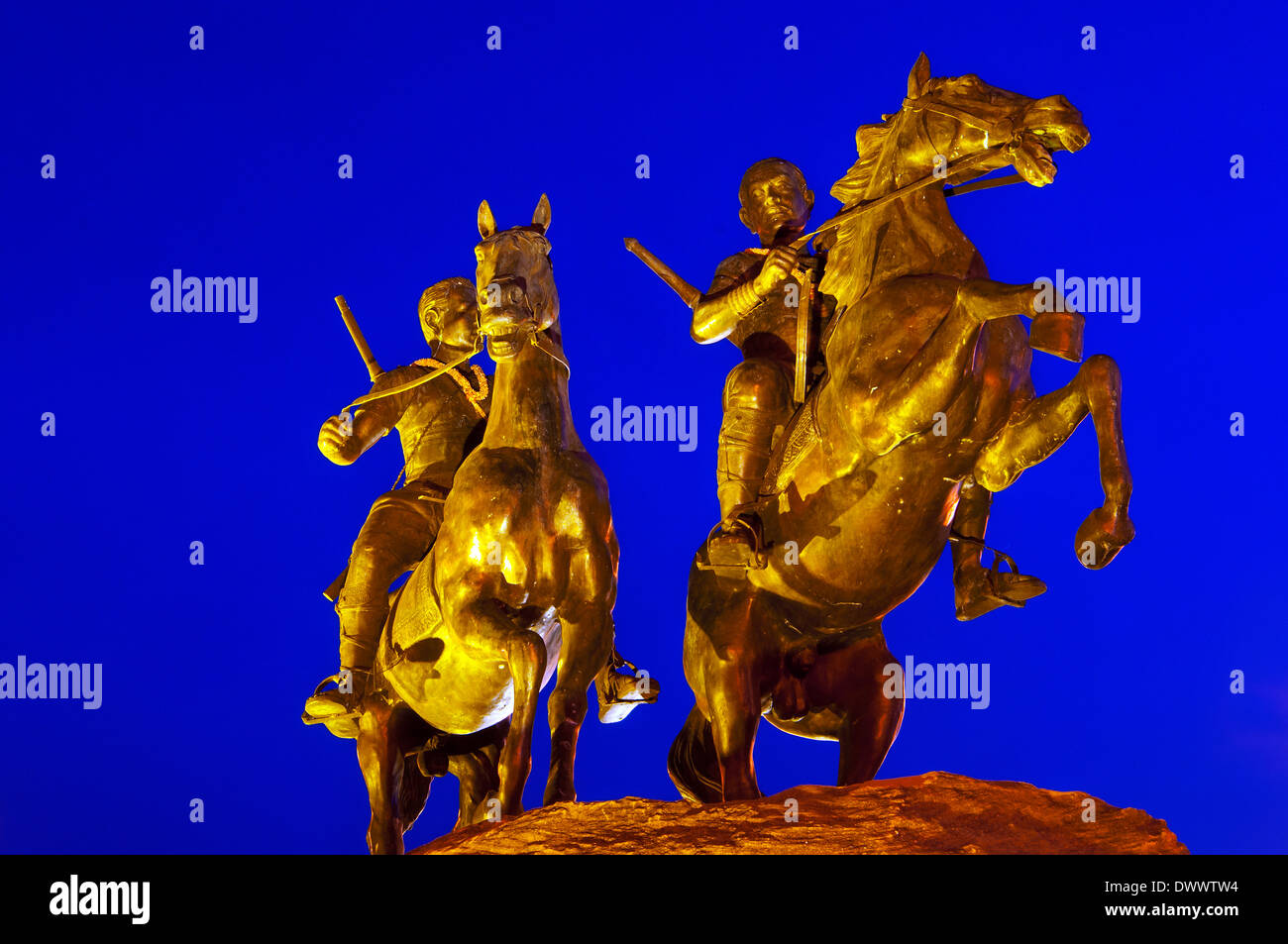 statue of Techo Meas and Techo Yot on Sisowath Quay Riverfront at dusk, Phnom Penh Stock Photo