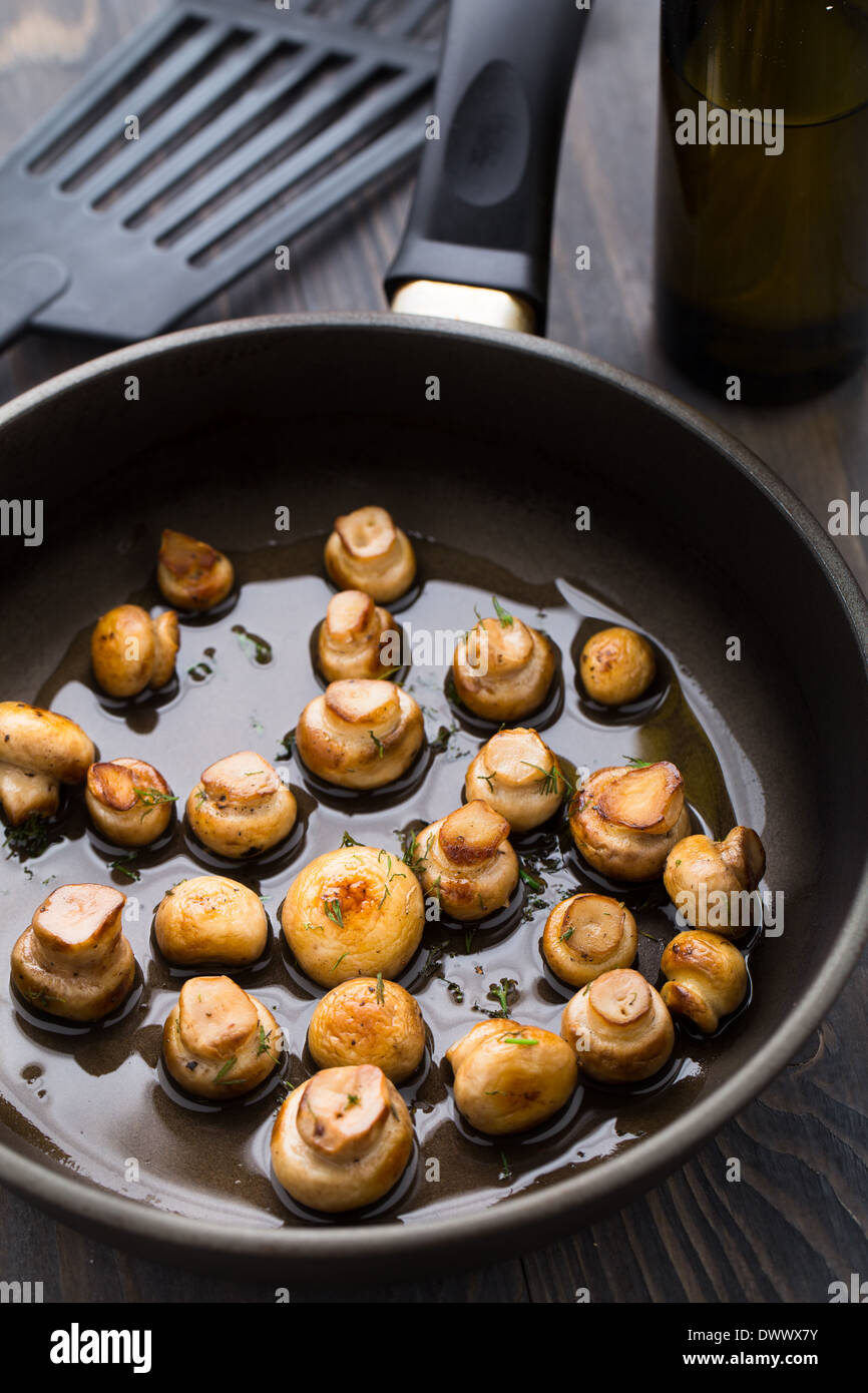 Pan sauteed mushrooms Stock Photo - Alamy