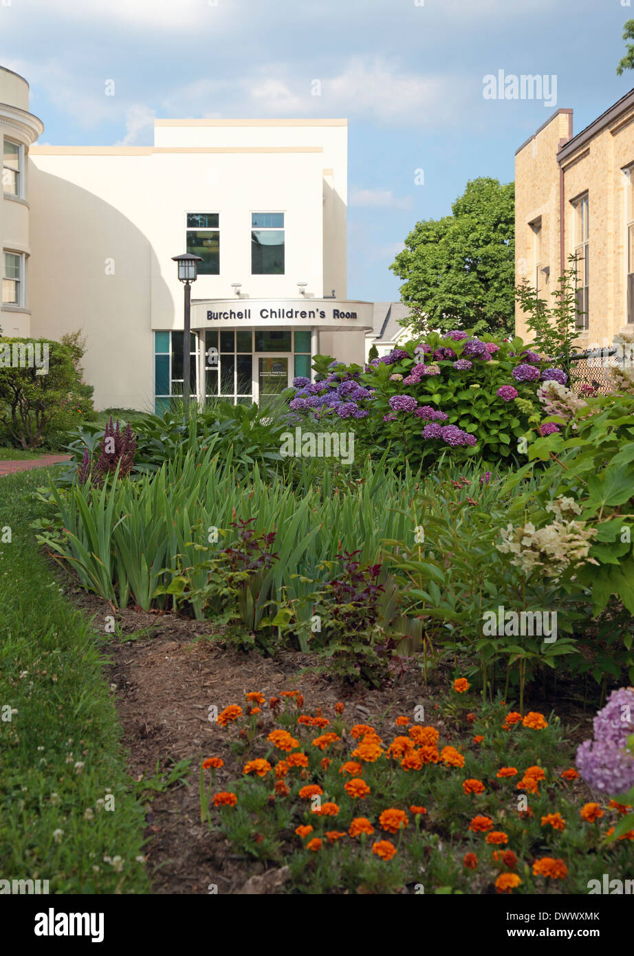 Gardens of Larchmont Public Library, Larchmont, United States