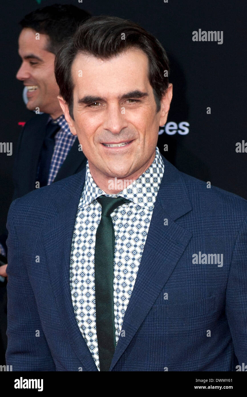 Ty burrell and wife hi-res stock photography and images - Alamy