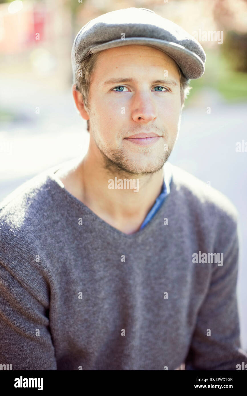 Man Wearing Flat Cap Hi res Stock Photography And Images Alamy
