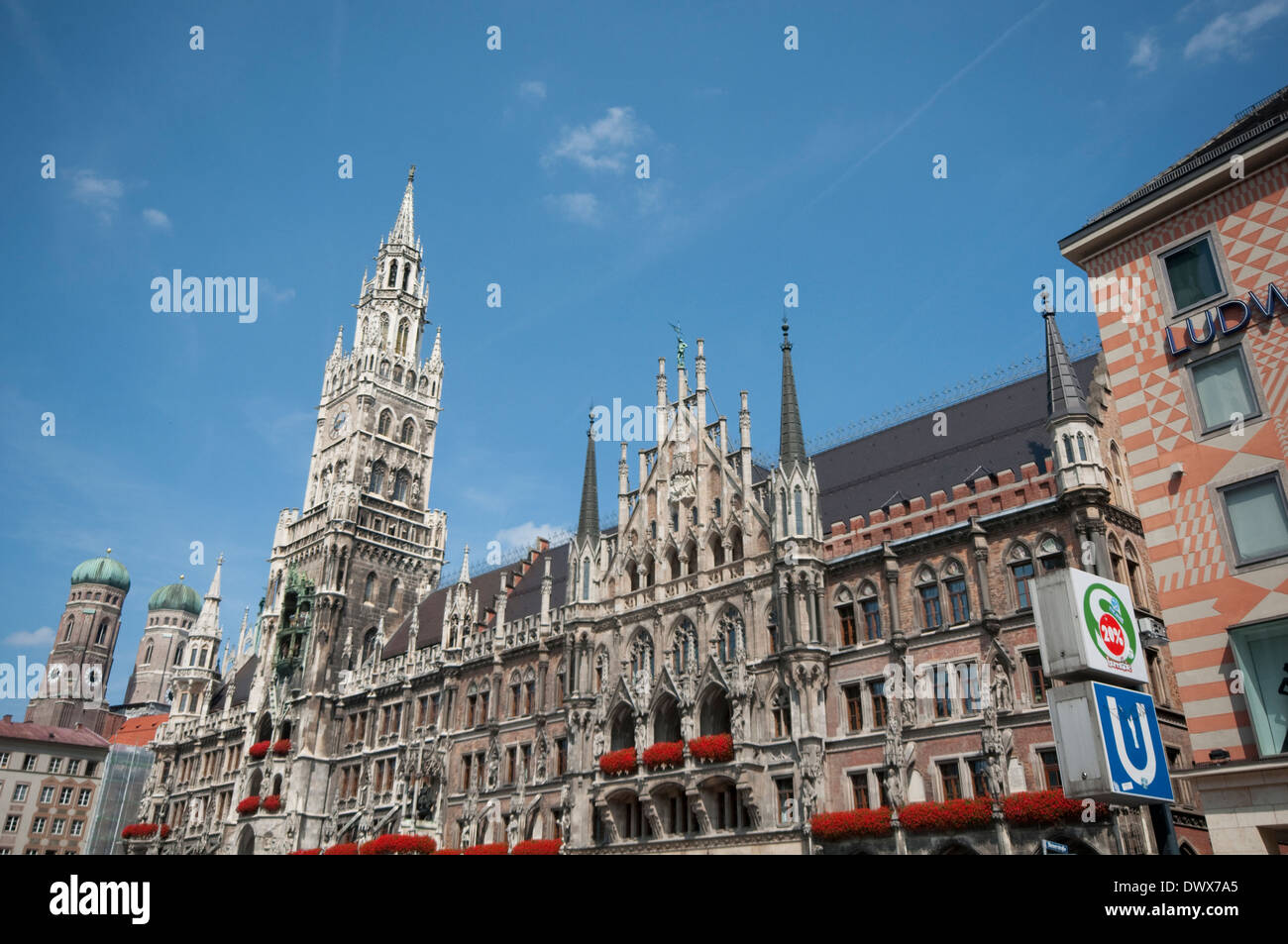 Germany, Bavaria, Munich, Marienplatz, Neues Rathaus, New Town Hall ...