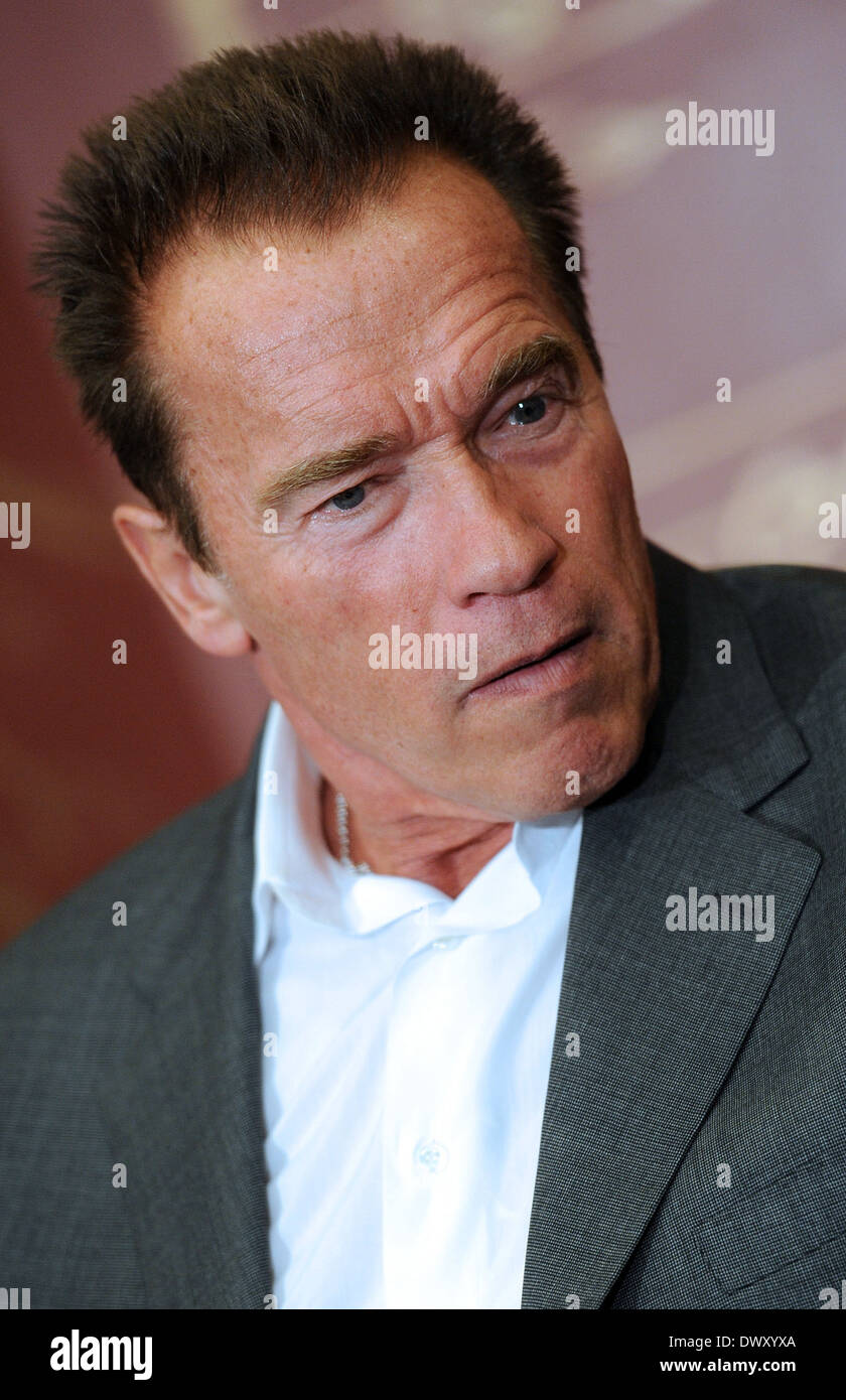 Arnold Schwarzenegger promoting his biography 'Total Recall: My