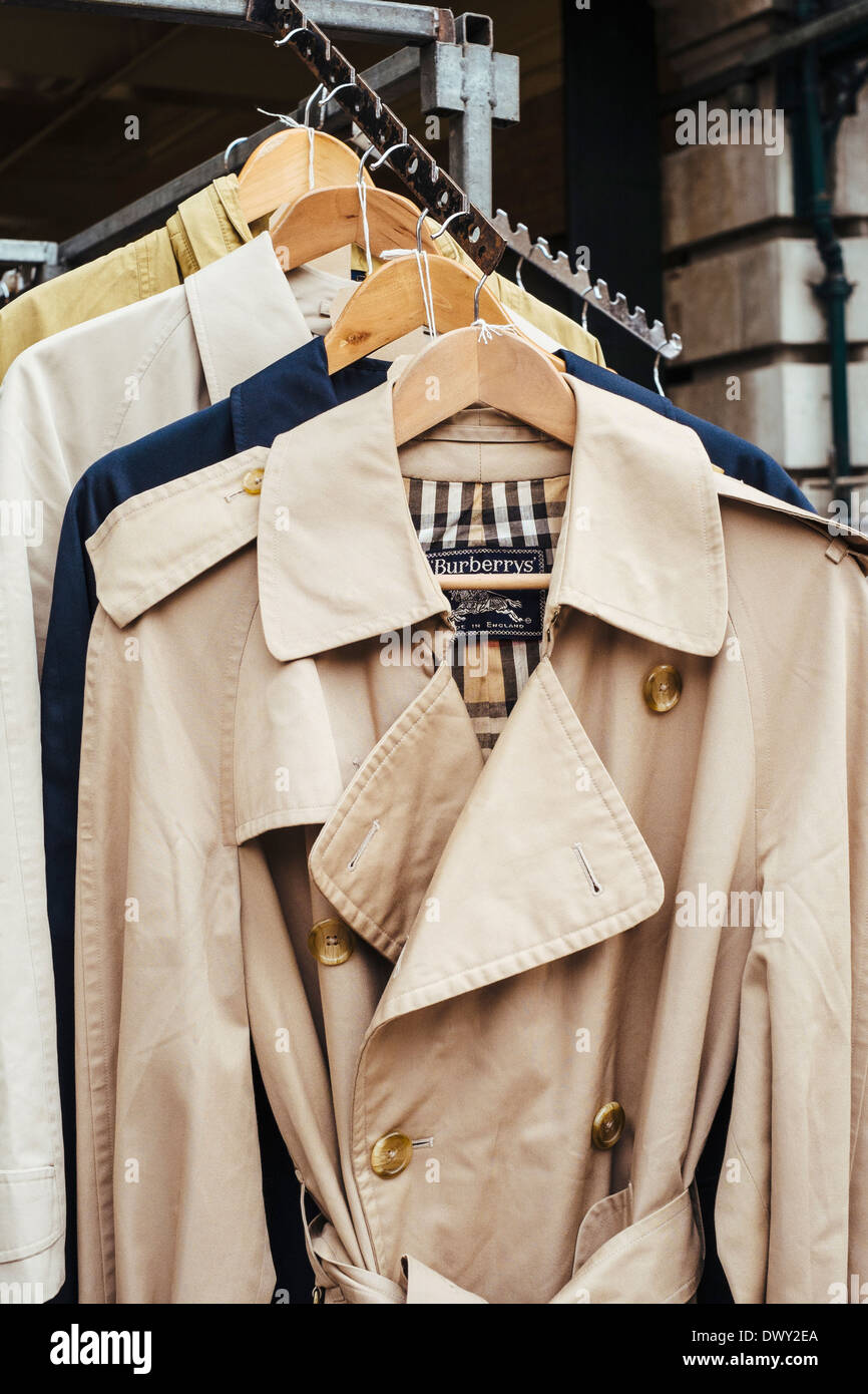 Vintage burberry hi-res stock photography and images - Alamy