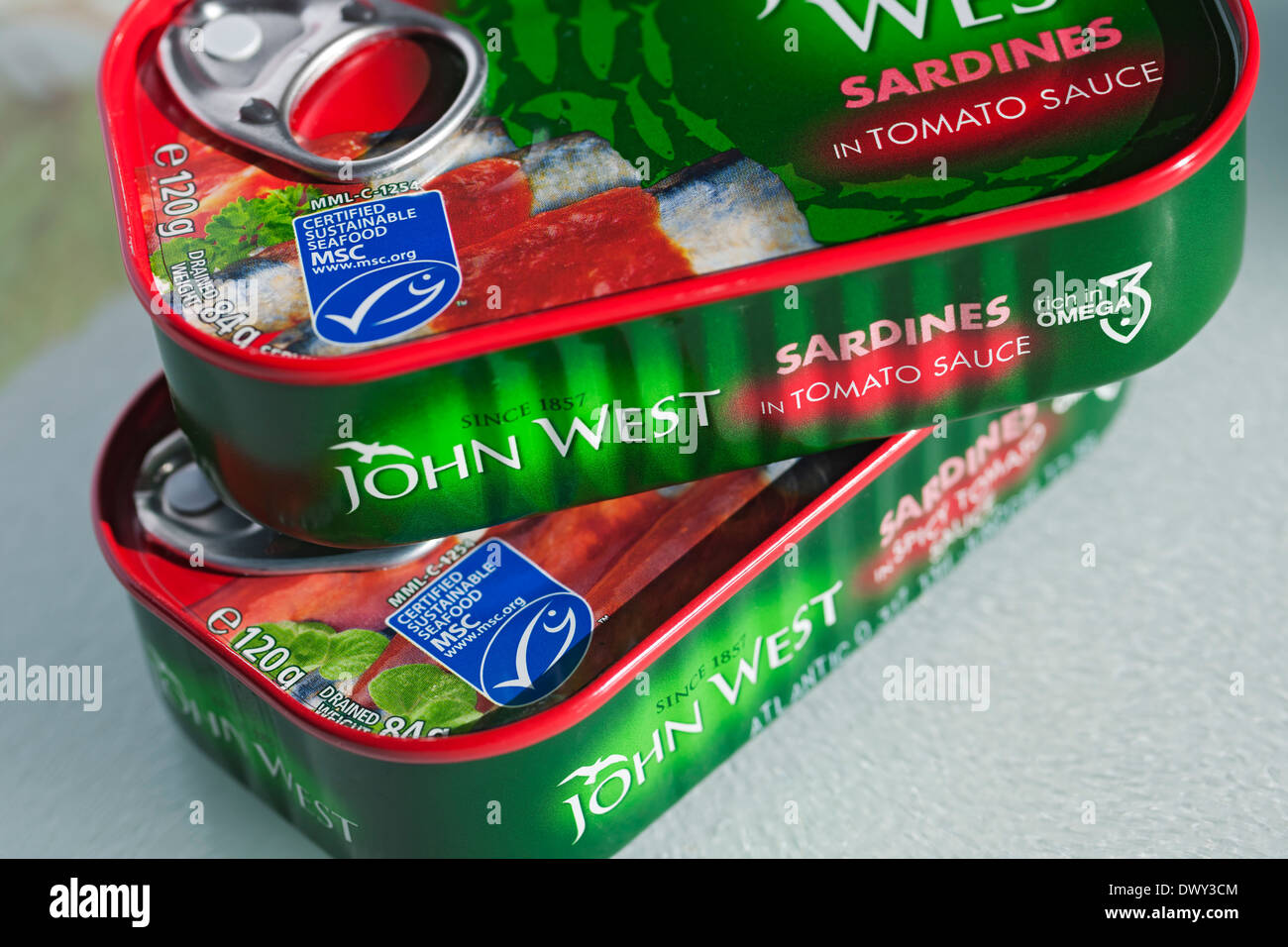 Tins cans canned hires stock photography and images Alamy
