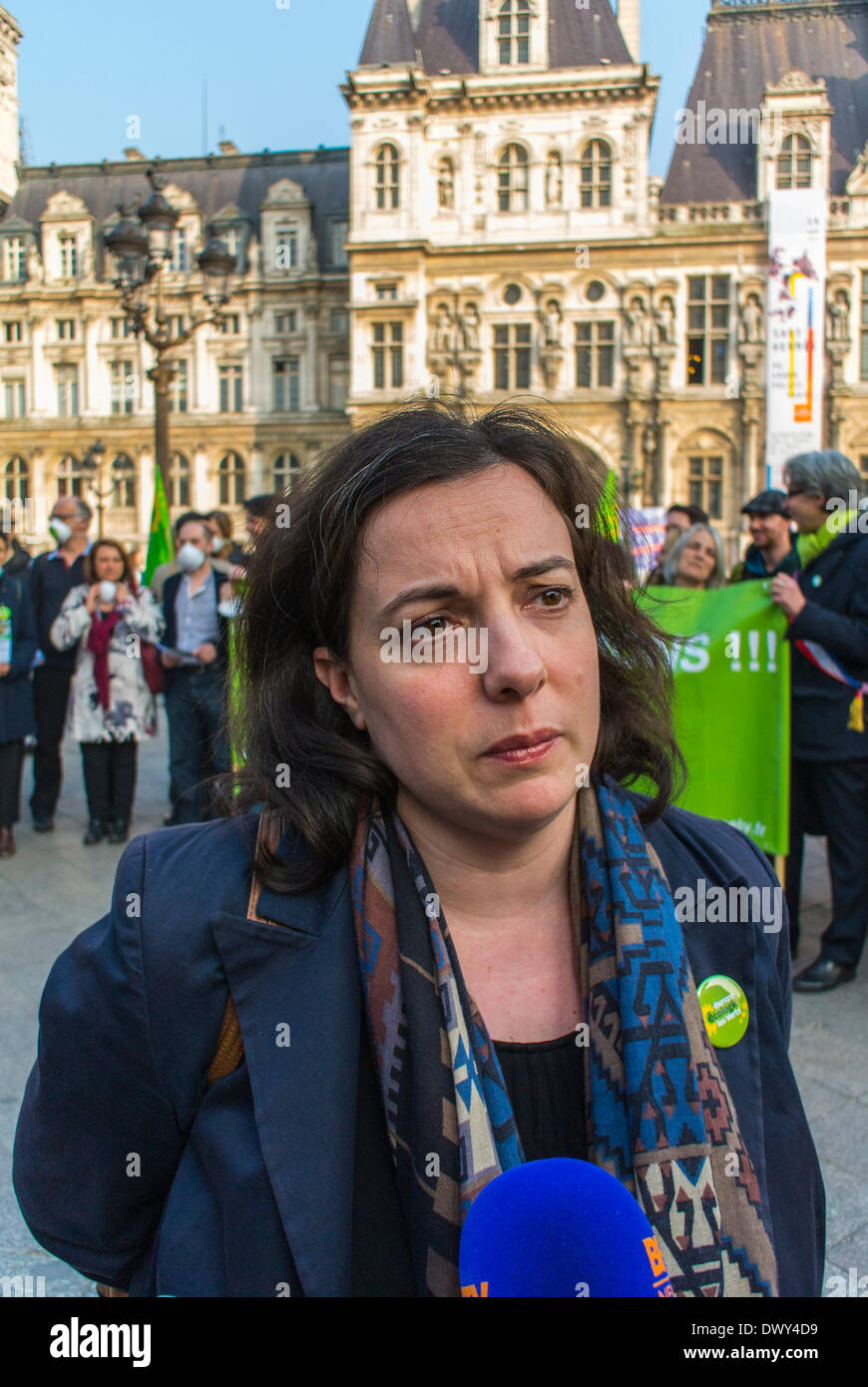 Paris, France. European Ecologie Les Verts Green Party (EELV) protesting Air Poll-ution, 'Emmanuelle Cosse' Stock Photo