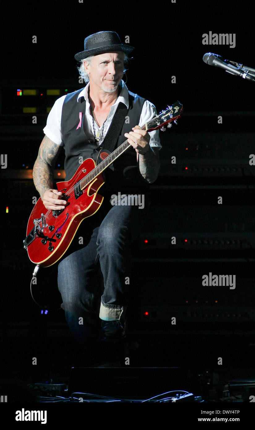 Neil Giraldo performing live at the Cruzan Amphitheatre West Palm Beach ...