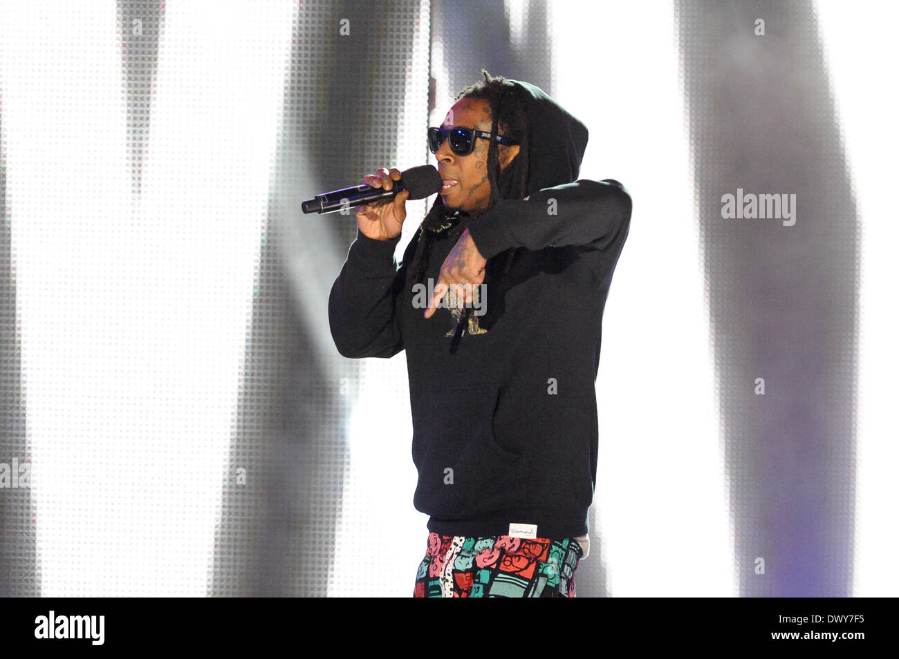 Austin, Texas, USA. 13th Mar, 2014. Lil Wayne greets the audience at the start of the mtvU Woodie Awards during SXSW on March 13, 2014 in Austin, Texas - USA. Credit:  Manuel Nauta/NurPhoto/ZUMAPRESS.com/Alamy Live News Stock Photo