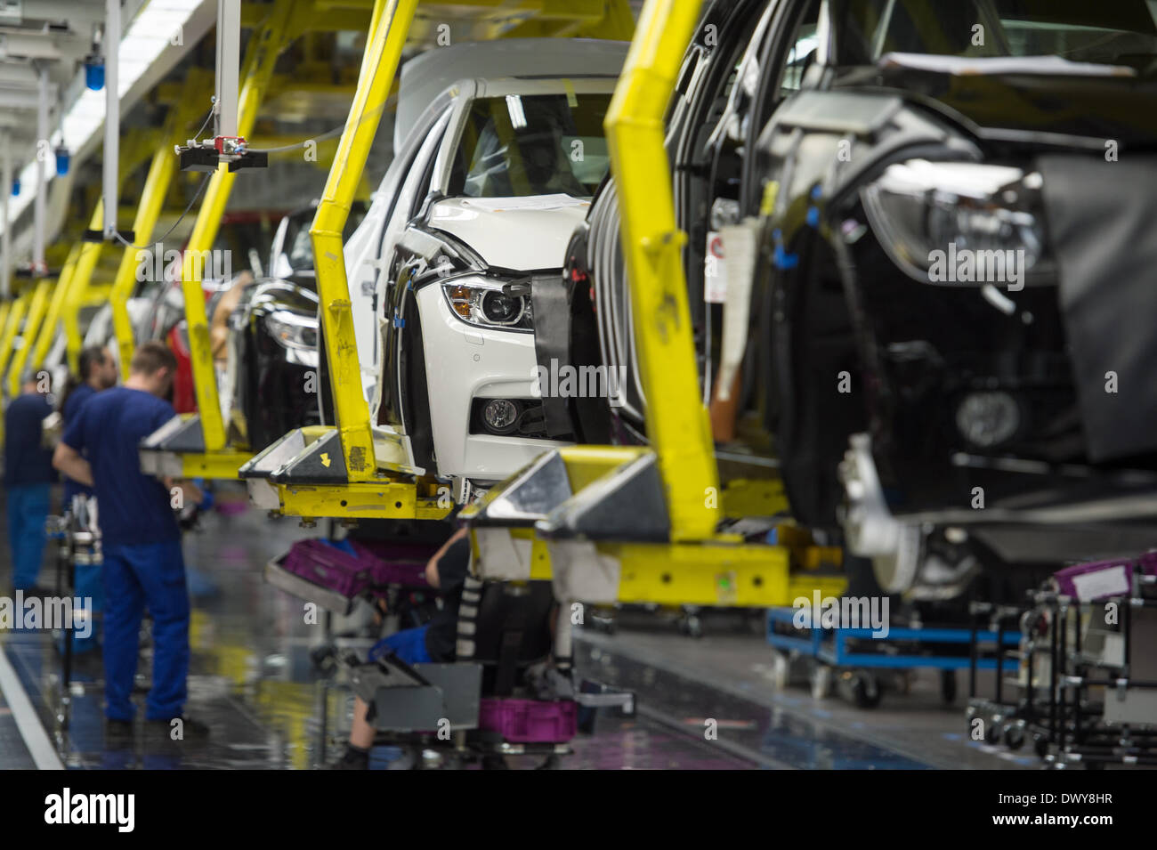 Assemble Car Parts Stock Photos & Assemble Car Parts Stock Images Alamy