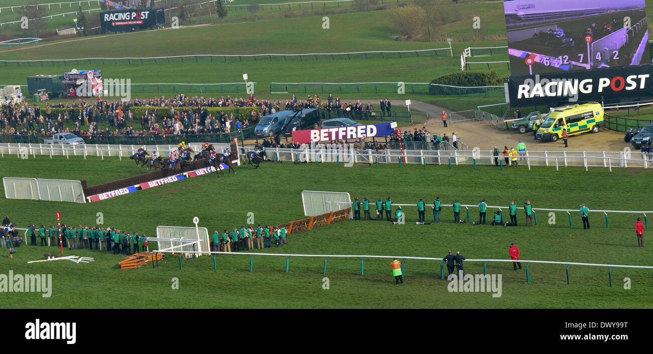 Cheltenham, Gloucestershire, UK . 14th Mar, 2014. Atmosphere at Cheltenham Gold Cup Festival 2014, day 4, The Cheltenham Gold Cup. Credit:  jules annan/Alamy Live News Stock Photo