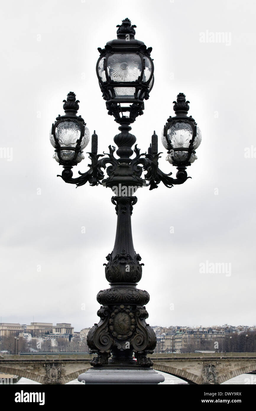 Black street light standard hi-res stock photography and images - Alamy