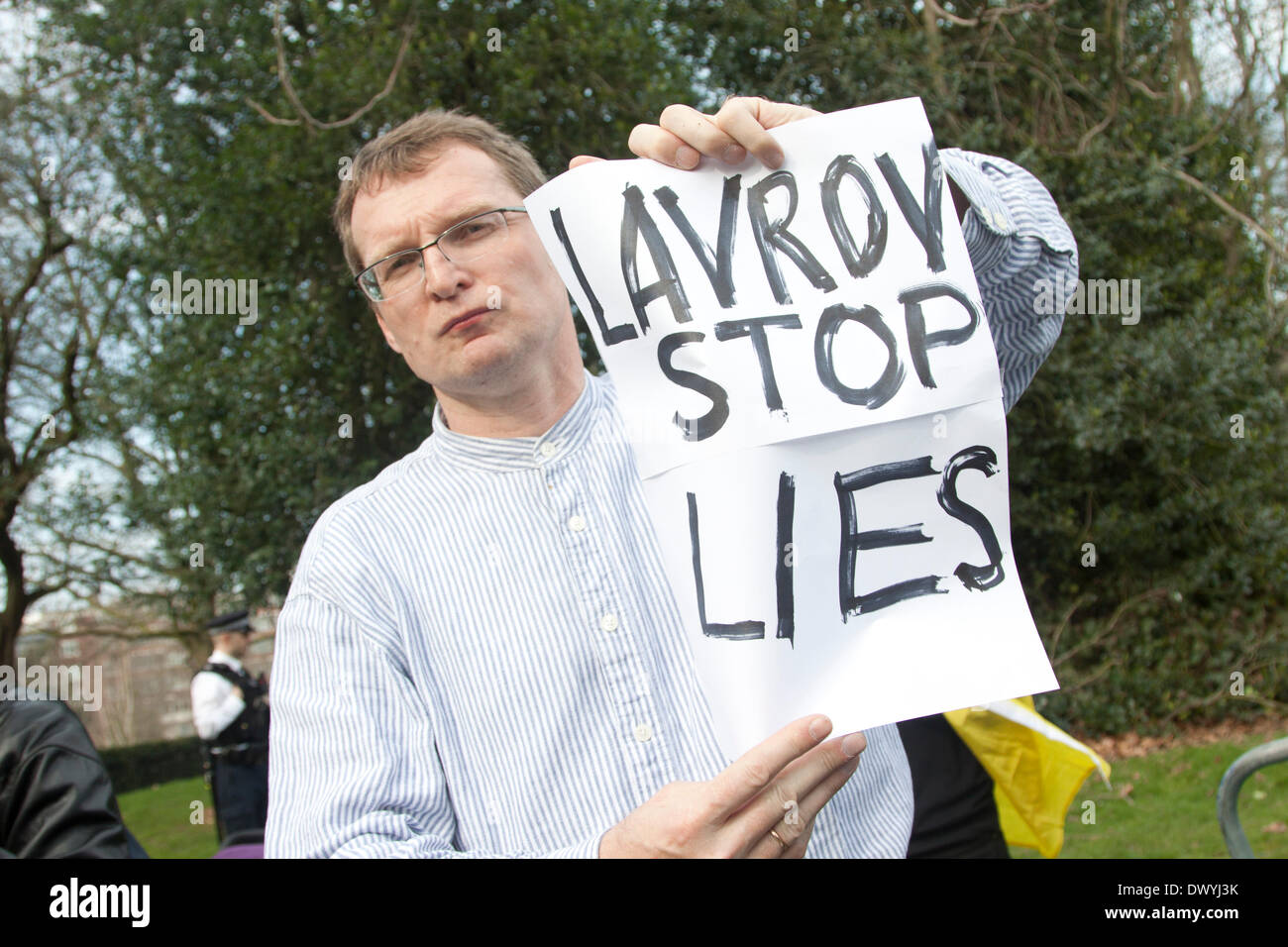 London UK. 14th March 2014. A Ukranian protester outside the American Ambassador residence in London against the visit of  Russian foreign minister Sergei Lavrov who was meeting US Secretary of State John Kerry to discuss the Ukranian crisis and the referendum in Crimea which ended in a stalemate Stock Photo