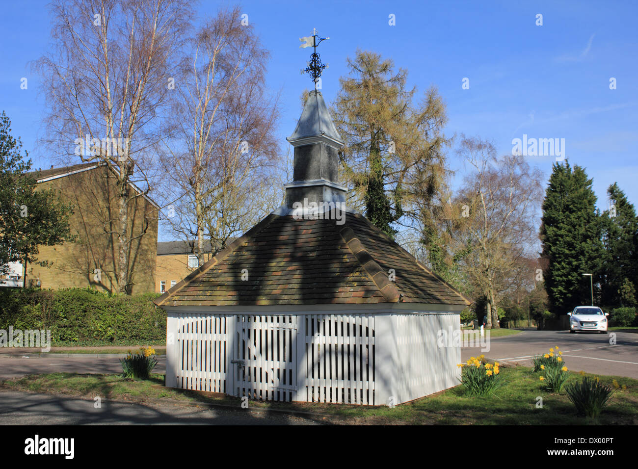The old well at the junction of Park Road and Woodmansterne Lane, Banstead. Stock Photo