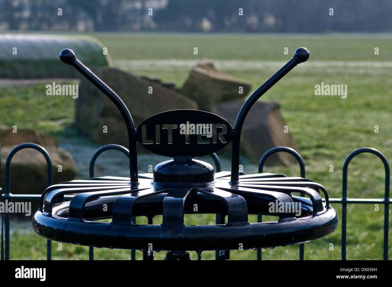 Meta litter bin lid with the word "litter" on top Stock Photo Alamy