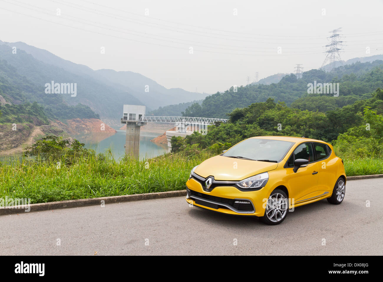 Yellow hatchback car hires stock photography and images Alamy